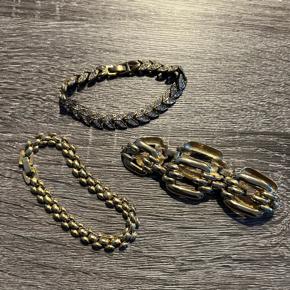 🇺🇸$3🇺🇸 Gold Tone Bracelet Bundle Set of 3 Preloved